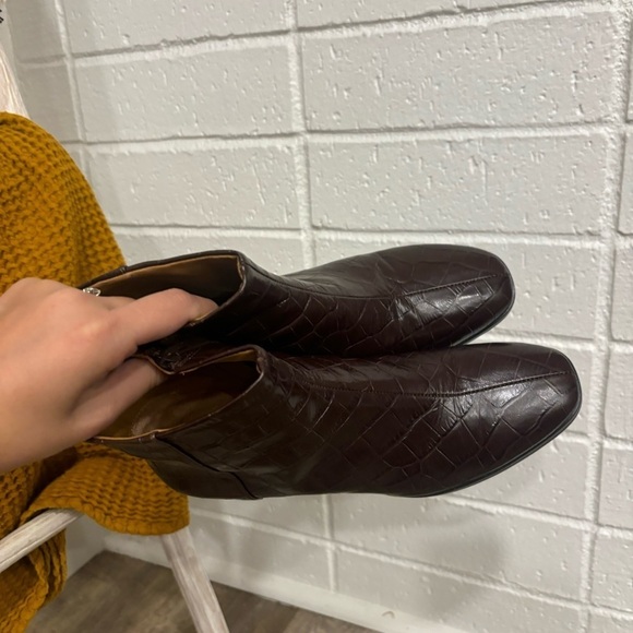 Via Spiga Sahira brown croc embossed booties - Picture 7 of 9